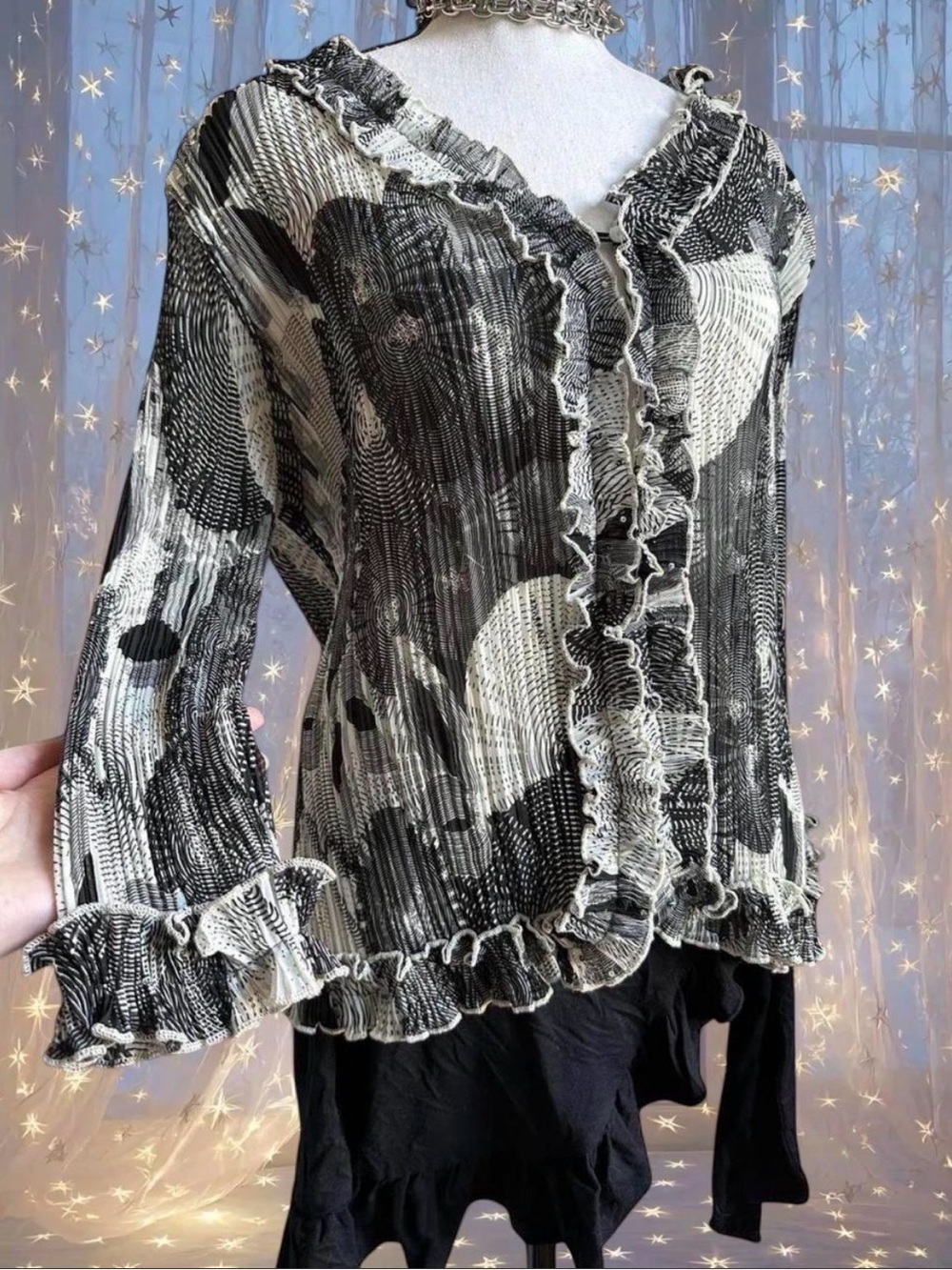 Alberto Makali Black & White Ruffled Long Sleeve Blouse - Picture 2 of 6